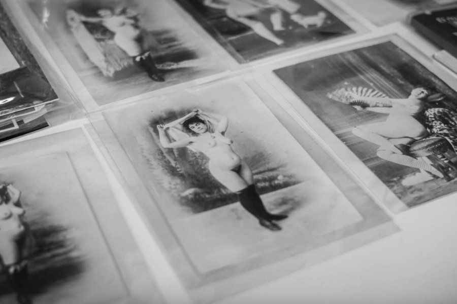 El voyeur que col·lecciona fotografies d’altres voyeurs