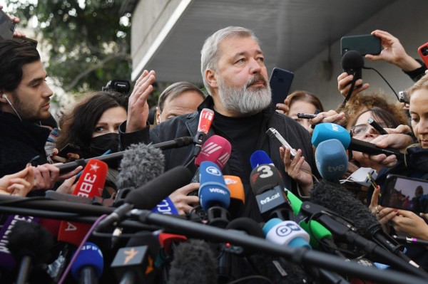 Dmitry Muratov a Moscou durant la roda de premsa posterior a guanyar el Nobel.